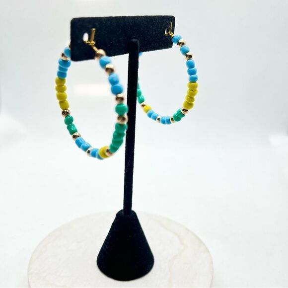 🍭4/$20 Multicolor beaded hoop earrings - Picture 1 of 6